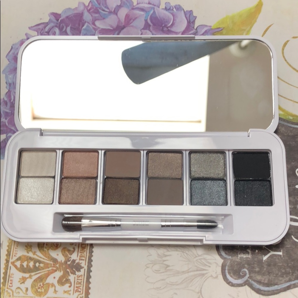 Buxom eyeshadow palette